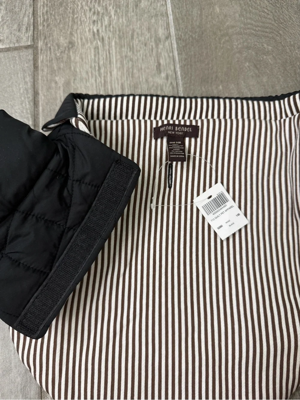 henri bendel Black Quilted Puffer Pet Cover with Trim